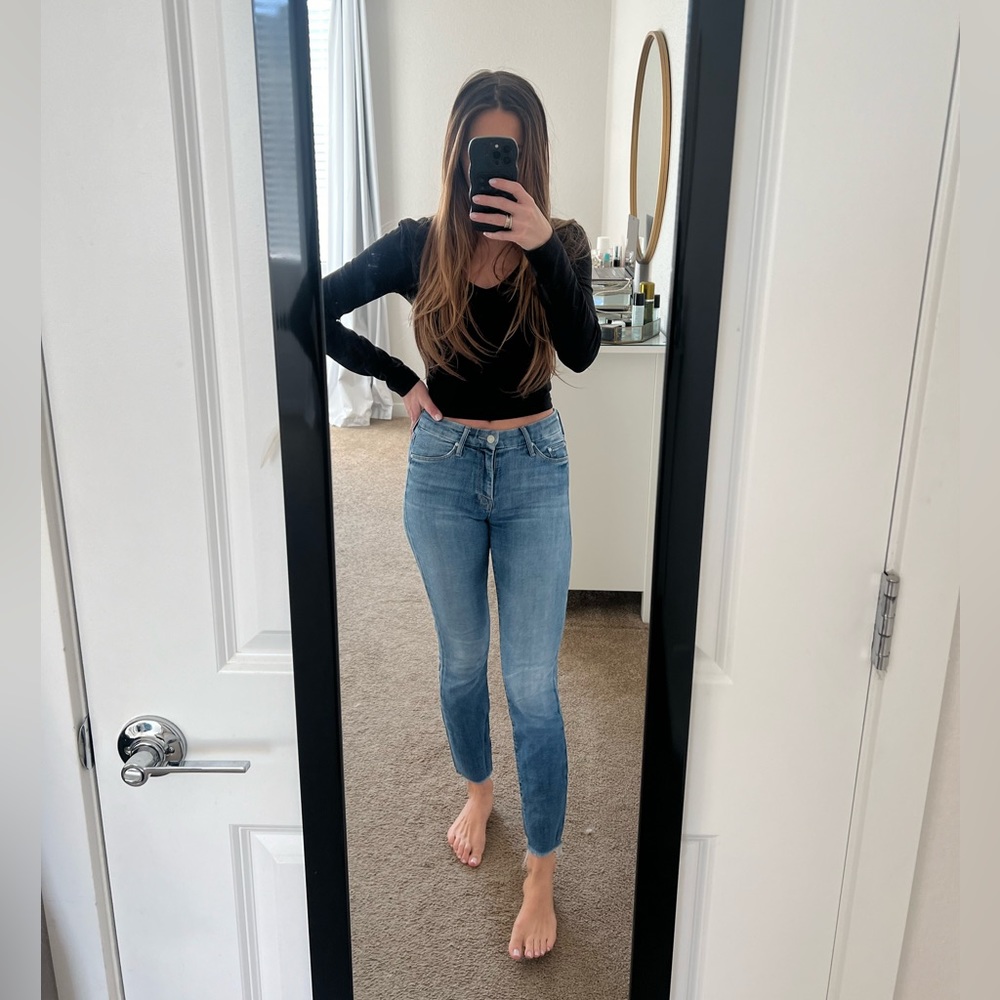 MOTHER the Looker Ankle Fray in Smart Cookie